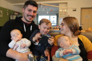 Stephan und Franzi Lohse mit ihren 3 Kindern